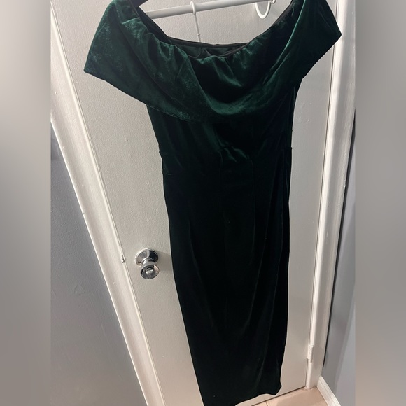 Over the shoulder dress - Picture 2 of 3